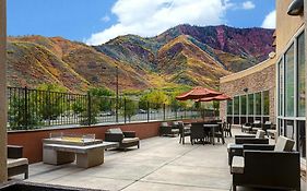 Courtyard Glenwood Springs 3*